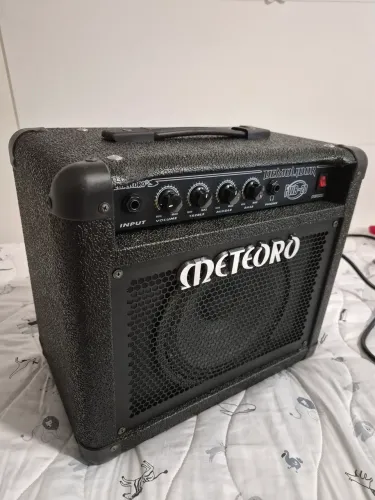 Amplificador (cubo) baixo meteoro FWB-20
