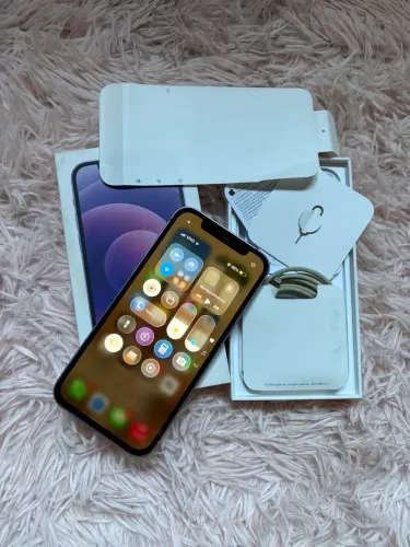 iPhone 12 semi novo