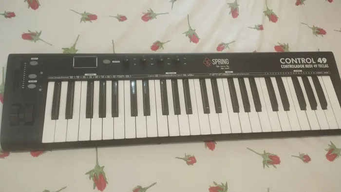 Teclado Controlador Spring Control 49 Teclas Preto Usb Midi