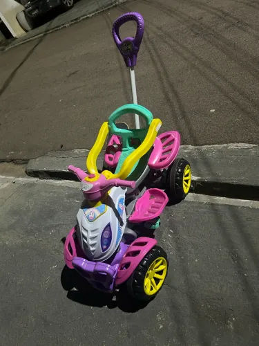 Motoca infantil menina