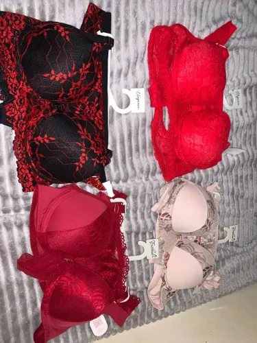 Conjunto sutiã e calcinha.