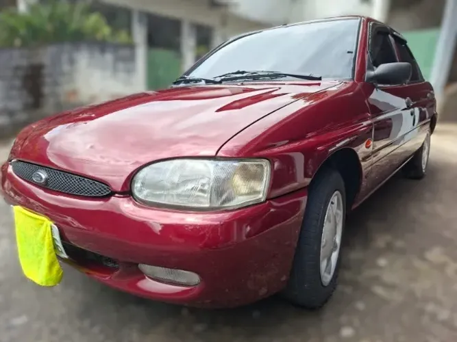 Ford Escort GL 1.6 MPI 2000