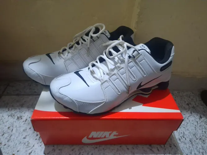Nike Shox NZ - Tamanho 43