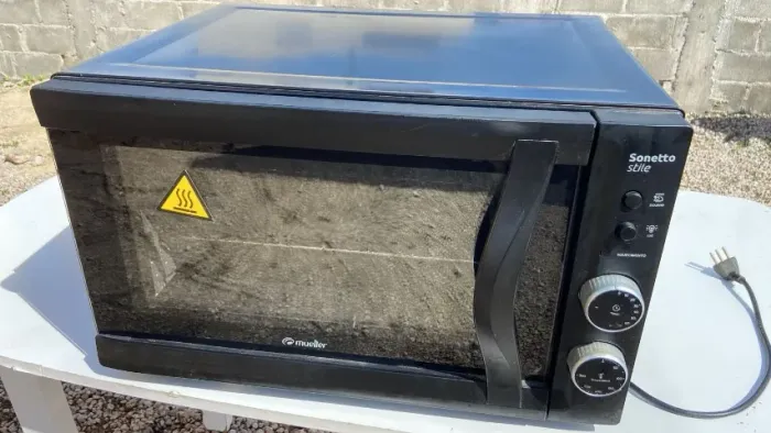 Forno elétrico mueller, preto, em bom estado.