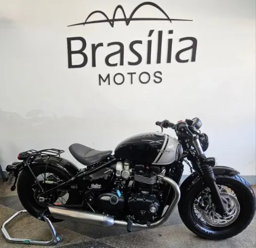 TRIUMPH BONNEVILLE BOBBER 1200 