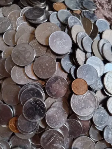 Moedas anos 70/80 e 90 com cofrinho Meridional herança