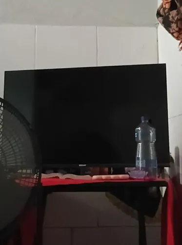 Tv semp 7 meses de uso só