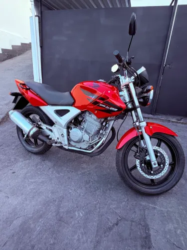 CBX Twister, extremamente nova!!