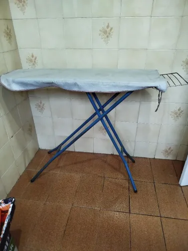 Tábua de passar roupa de ferro 