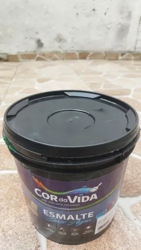 Lata de tinta 3.6 l nunca usada.