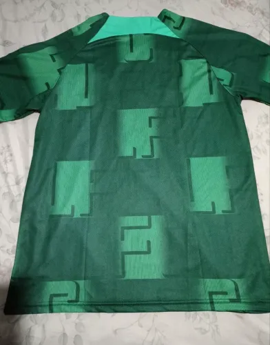 Camisa do Liverpool verde