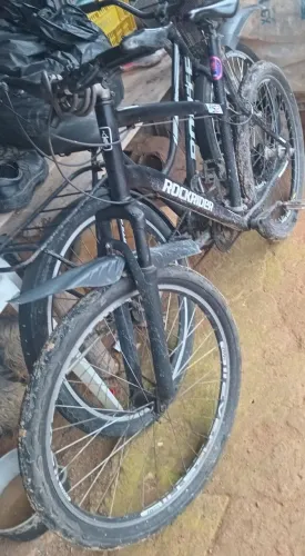 Vendo essa bicicleta aro 26 350 Reais