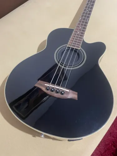 Baixolão Ibanez eletroacústico