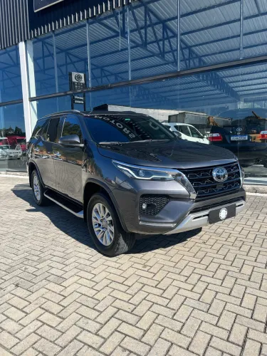 Toyota Hilux SW4 SRX 4X4 2.8 TDI 16V Dies. Aut. 2021
