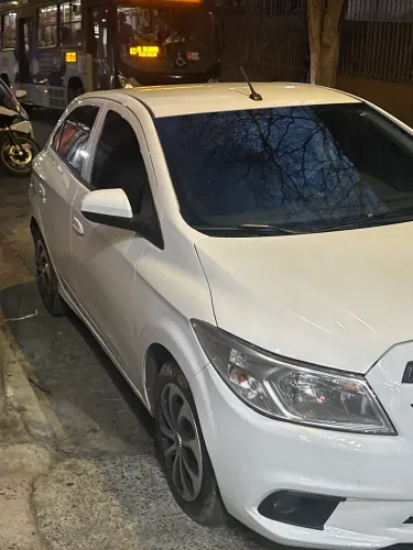 Chevrolet Onix JOY Hatch 1.0 8V Flex Mec. 4P 2017