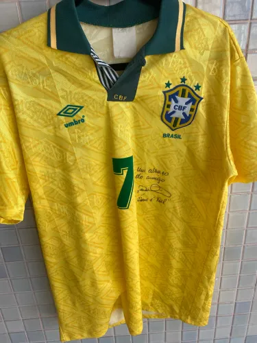 Camisa autografada Bebeto com certificado de autenticidade