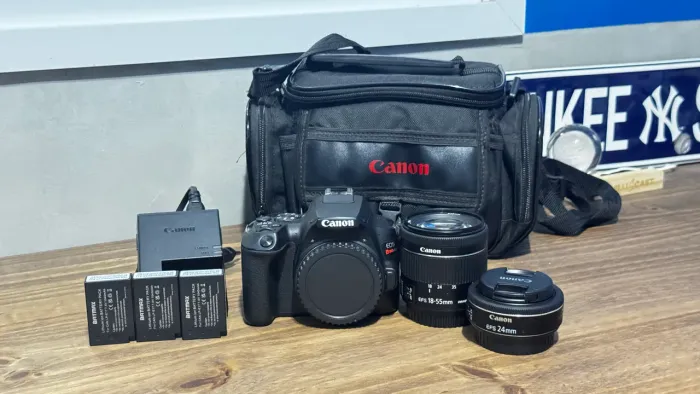 Canon Sl3 Kit (50mm, 18-55mm, bolsa, baterias e carregador)