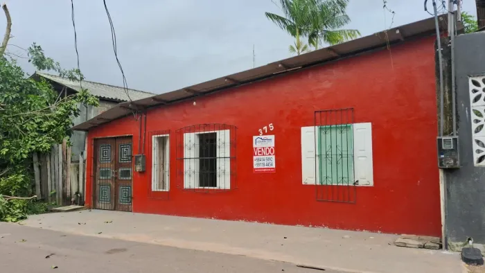 Vendo casa bem localizada