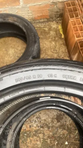Pneus semi novo