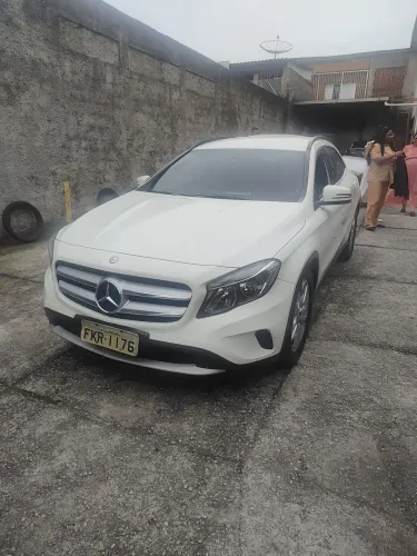 Mercedes-Benz GLA 200 Adv. 1.6/1.6 TB 16V Flex Aut. 2015