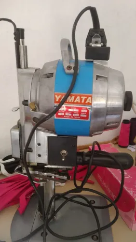 Máquina de corte de tecido