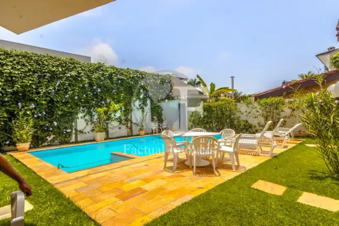Casa com 4 dormitórios à venda, 400 m² por R$ 2.300.000,00 - Acapulco - Guarujá/SP