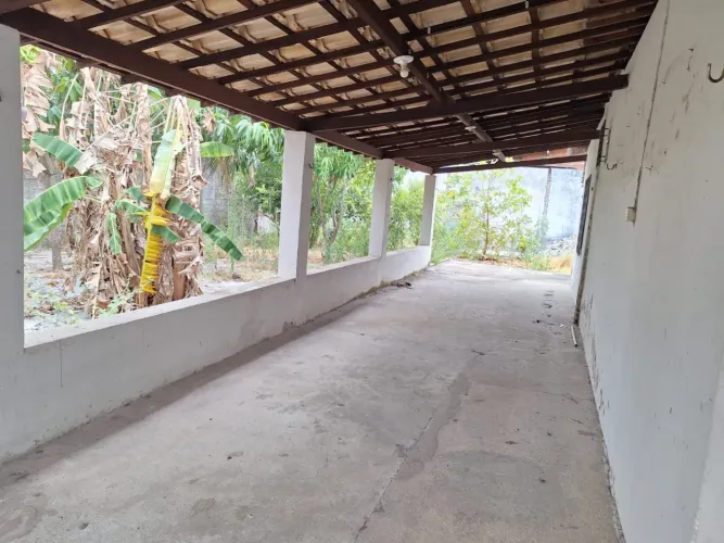 Vendo sítio com piscina e 2 casas e um ponto comercial 