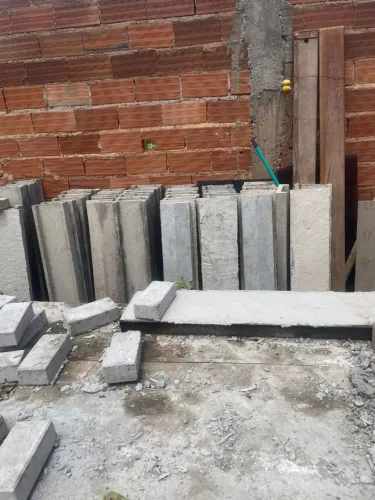 Vende-se pingadeira, manilhas etc