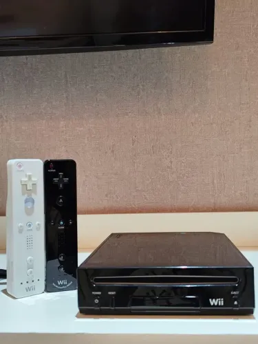 Nintendo Wii 2 Controles Originais Na Caixa com Manuais + Jogo Wii Sports