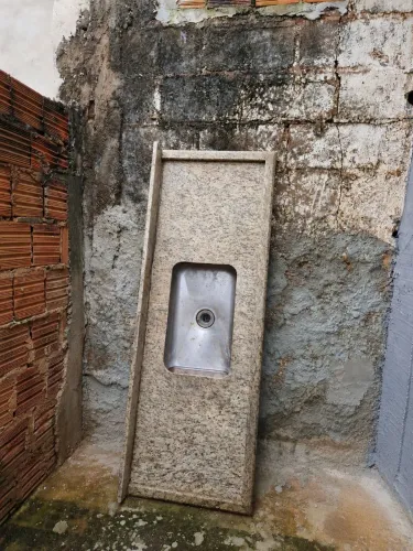 Pia de mármore grande
