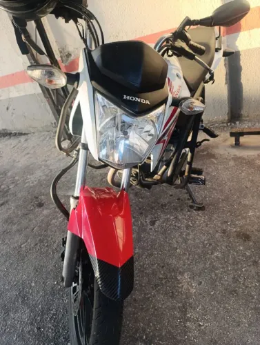 Moto Titan 150
