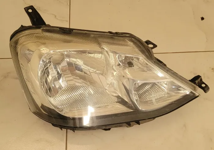 Farol direito etios