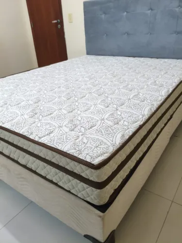 Cama Queen seminova com colchao e cabeceira + base bpt Ortobom