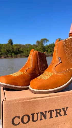 Direto da Fabrica Botina Bizão Masculina de Couro Legítimo - Bota Reforçada Confortável