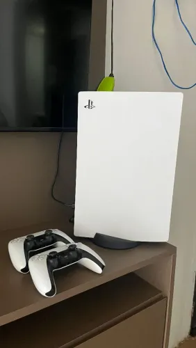 Playstation 5 dois controles e 5 jogos