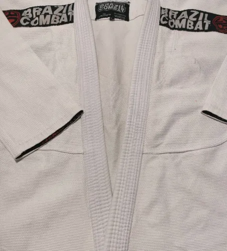 Kimono Jiu Jitsu Brazil Combat Xtra-Lite A3/A2 Excelente Estado