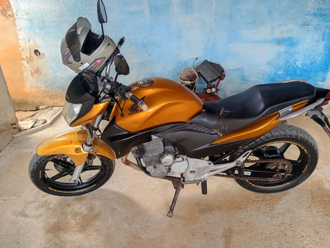 Vendo moto cb 11,000