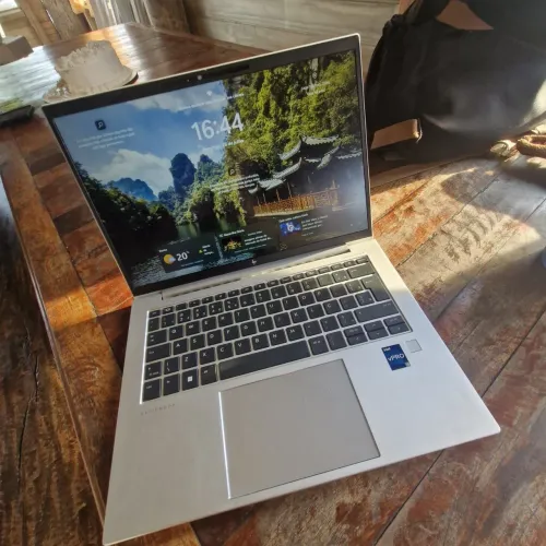 Notebook HP EliteBook 840 G10 em excelente estado