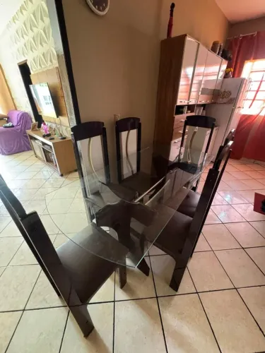 Mesa 6 cadeiras, tampo de vidro