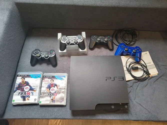 PlayStation 3 Slim 160GB Completo Na Caixa Original + 4 Controles + 2 Jogos