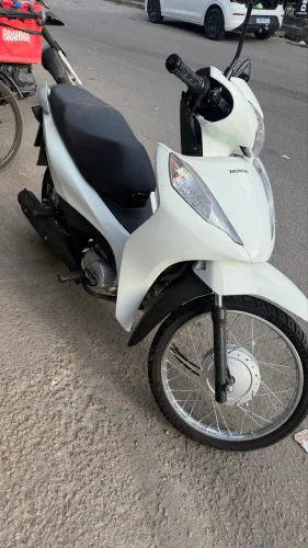 BIZ 125 ES 2026 com apenas  200 km rodados 