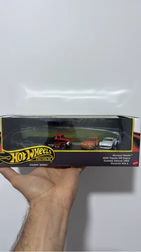 Set Hot Wheels Premium - Toyota Supra, Porsche, Datsun e Caminhão