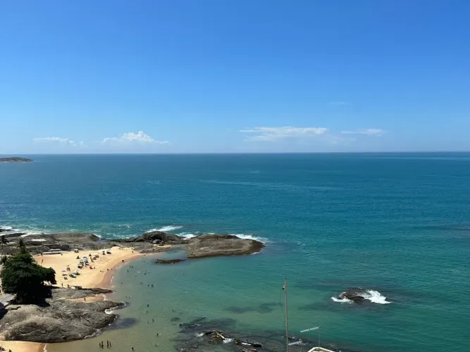 Apartamento para venda possui 140 metros quadrados com 3 quartos em Centro - Guarapari - E