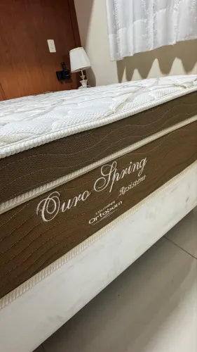 Cama casal bom estado