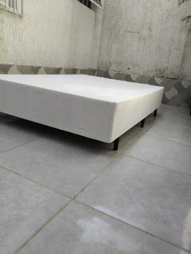 Cama box casal (não acompanha colchão)