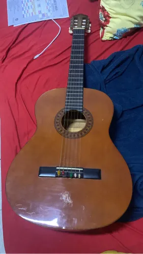 Violão da marca Ashland