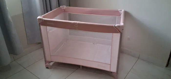 BERÇO PORTÁTIL BURIGOTTO SERENATA PINK - SUPER CONSERVADO