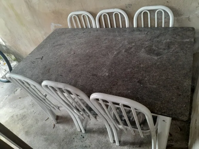 Mesa com 6 cadeiras