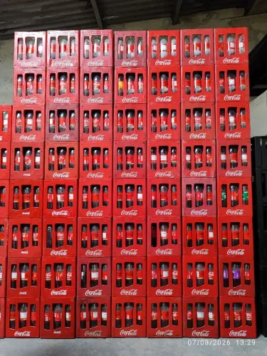 Caixa de coca cola retornável completa