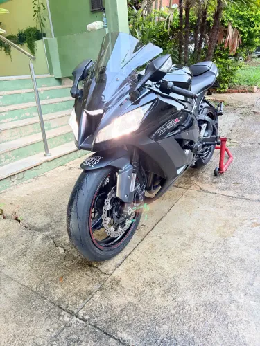 Kawasaki ZX10r - 2012 - Preto
